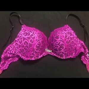 Fredrick’s of Hollywood beautiful bra 34DD